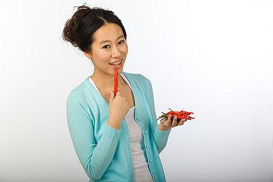 休闲风自然探索新作《彩翼：雨林梦蝶》登陆Steam